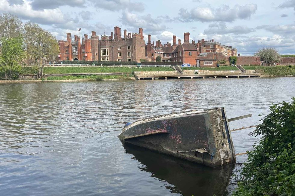 abandoned boats hampton court.jpg