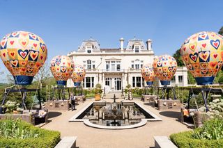 Beaverbrook balloon dining