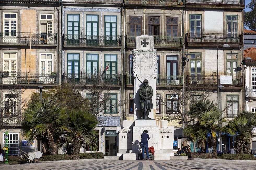 carlos alberto square.jpg