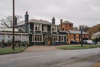 Exterior Prince of Wales, Esher.jpg