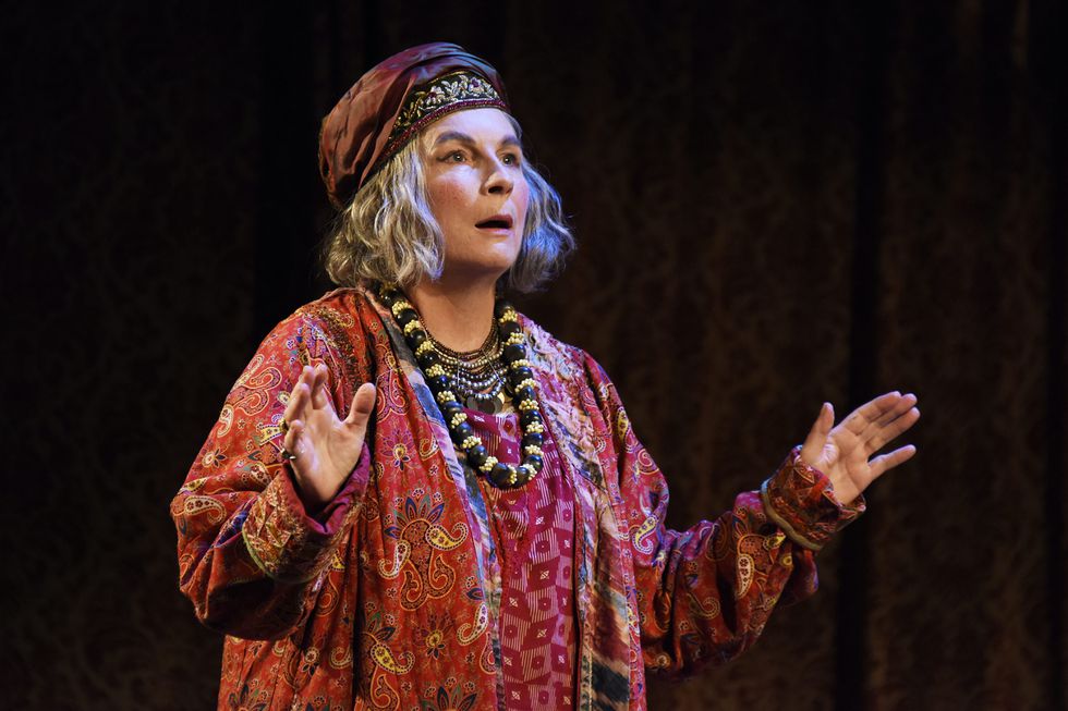 Jennifer Saunders (Mme Arcati) Ôö¼-«nc-Blithe Spirit-046.jpg