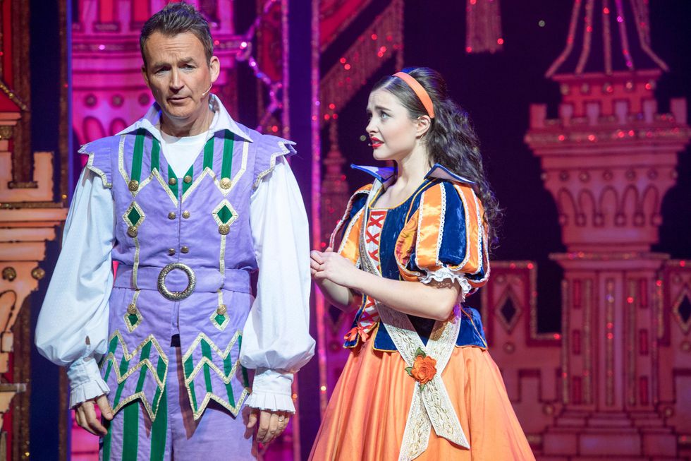 l-r Jon Clegg (Muddles) & Mia Starbuck (Snow White). Photo Credit Craig Sugden.jpg