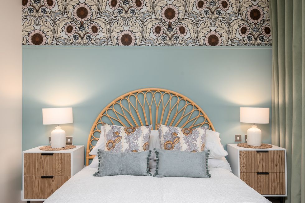 Laurence Llewelyn-Bowen bedroom.jpg