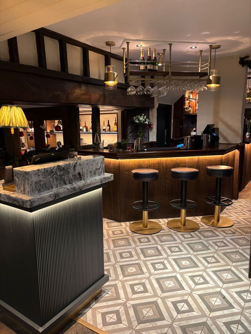 nags head inn surrey.jpg