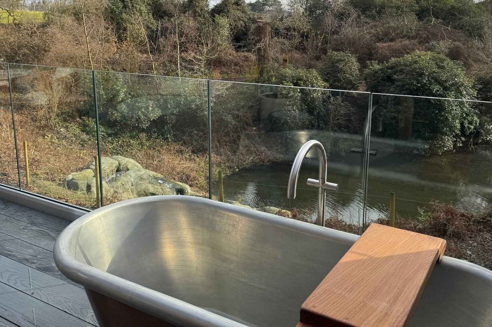 outdoor bath.jpg