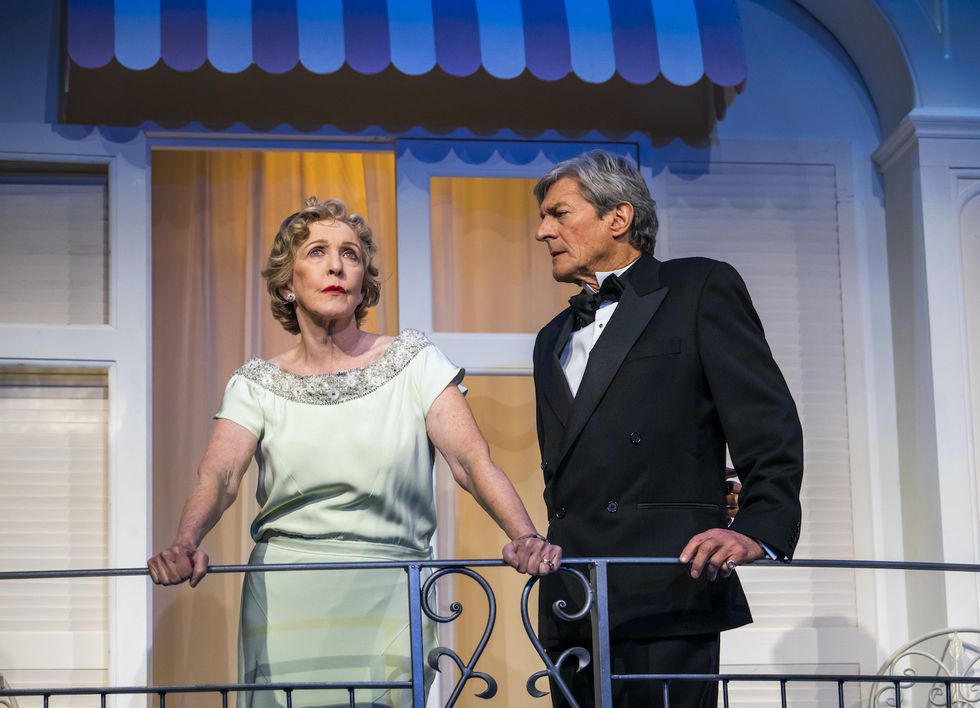 Patricia Hodge as Amanda and Nigel Havers as Elyot in PRIVATE LIVES. Credit Tristram Kenton 3.jpg