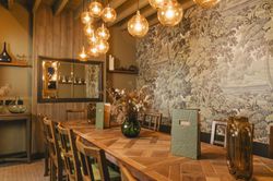 Prince of Wales, Esher.jpg