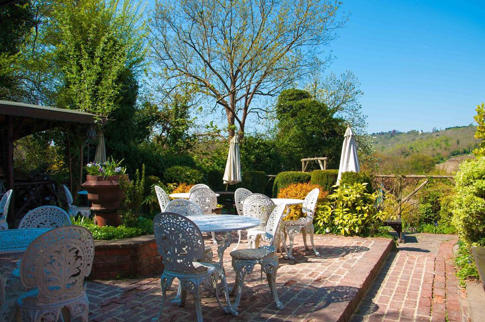 The King William IV - Mickleham garden.jpg