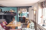 the-queens-head-east-clandon.jpg